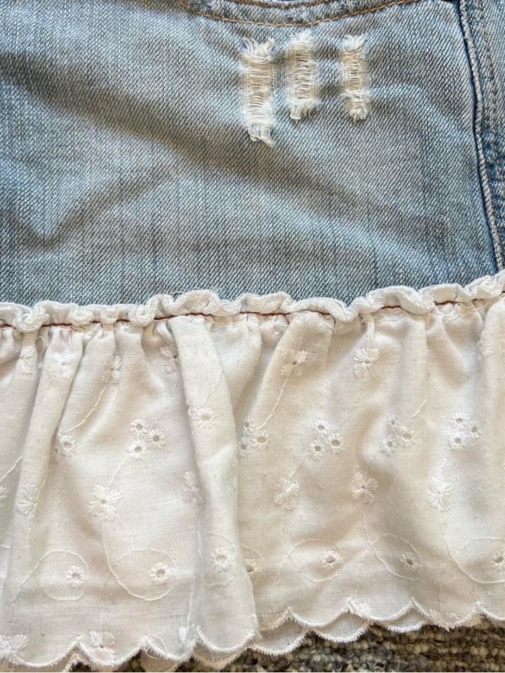 Abercrombie & Fitch Vintage Y2K Blue Denim Mini Skirt with White Eyelet Ruffle - Picture 6 of 6